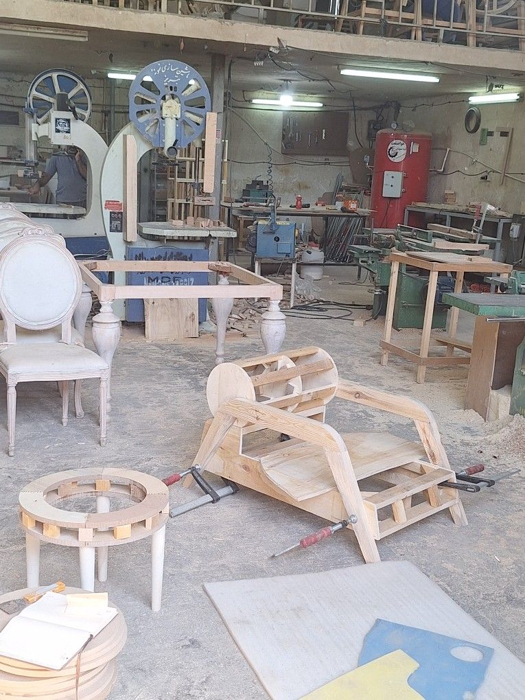 Different types of wood for furniture making